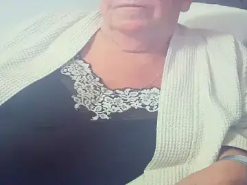 Stripchat Adult Webcam of Playful_MILF_Demi