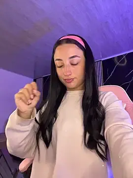 Stripchat Sex Cam of Ady_18