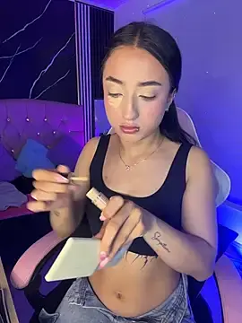 Stripchat Adult Webcam of Ady_18