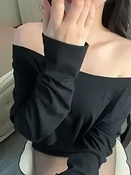 Stripchat Sex Cam of AmyamySerena