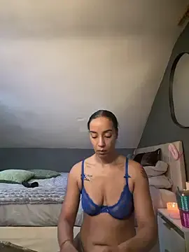 Stripchat Watch Live Sex Cams of Saskia_xx