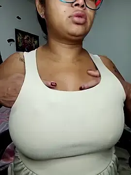Stripchat Live Sex Cam of chalohott