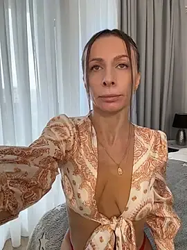 Stripchat Adult Webcams of Mira_Luna