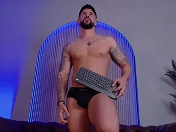 Stripchat Adult Webcam of Petesevans