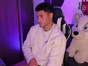 Stripchat Watch Live Sex Cams of Alessandro_Vanni