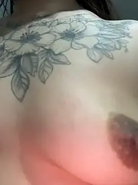 Stripchat Free Porn Cam of ll_aaa