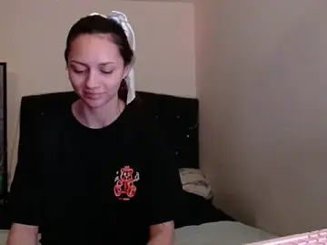 Stripchat Live Sex Cam of holy_juli