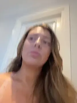 Stripchat Adult Webcam of curvyflawless