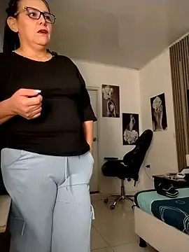Stripchat Live Sex Cam of Natasha_miilf