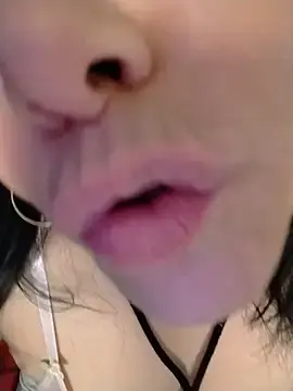 Stripchat Live Sex Cam of Natasha_miilf