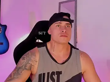 Stripchat Live Porn of connorsmiith