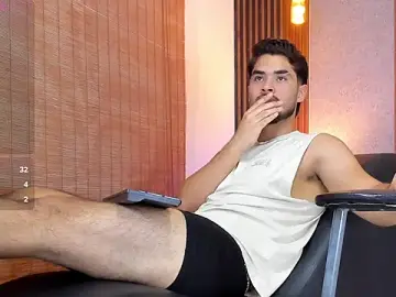 Stripchat Live Sex Cam of luciano_vitale