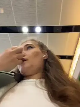 Stripchat Free Live Porn of Holy_Tereza