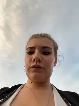 Stripchat Watch Live Sex Cams of Holy_Tereza