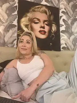 Stripchat Watch Live Sex Cams of viktoria_davis_