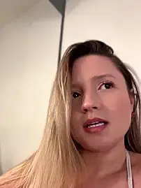 Stripchat Adult Webcams of MiaPetit_