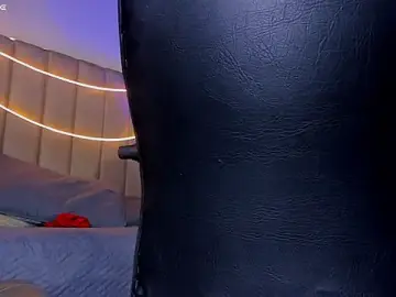 Stripchat Free Porn Cam of ian_diamond