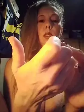 Stripchat Live Sex Cam of bellarubia