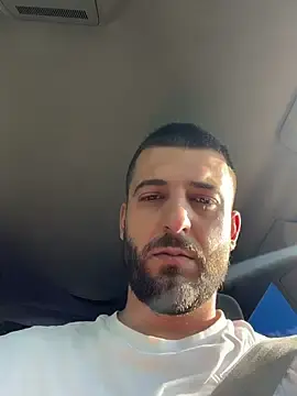 Stripchat Sex Cam of Pablo_Hornyguy95