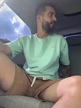 Stripchat Free Porn Cam of Pablo_Hornyguy95