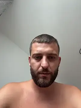 Stripchat Live Sex of Pablo_Hornyguy95