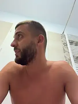 Stripchat Adult Webcam of Pablo_Hornyguy95