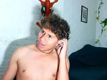 Stripchat Free Porn Cam of franchesko2026