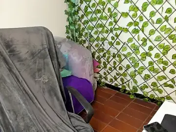 Stripchat Sex Cam of Amy_hoy69