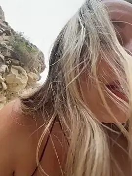Stripchat Watch Live Sex Cams of Mona_Plus