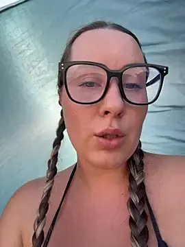 Stripchat Adult Webcam of Mona_Plus
