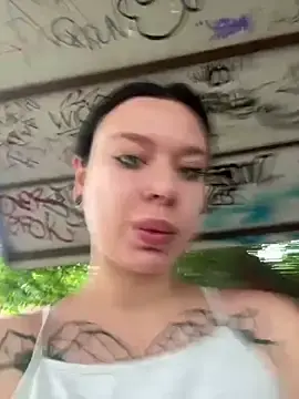 Stripchat Live Sex Cam of AlishaOfThorns