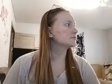 Stripchat Live Sex Cam of AnikaLipps