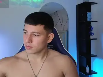 Stripchat Sex Cam of JamesCr_