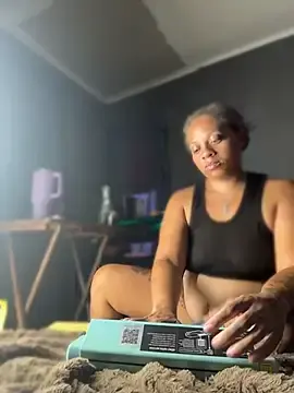 Stripchat Watch Live Sex Cams of Quinn_damilf