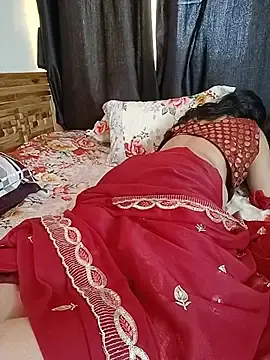 Stripchat Sex Cam of kaamuk_shweta