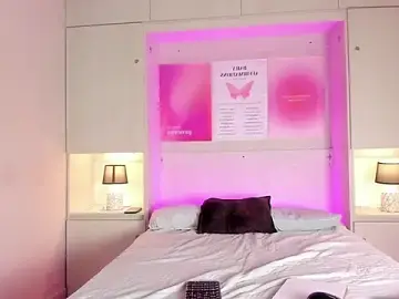 Stripchat Live Sex Cam of KendallRosse1