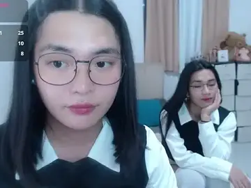 Stripchat Watch Live Sex Cams of zhaviahale21