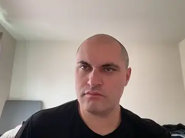 Stripchat Live Porn of SluggishChase99