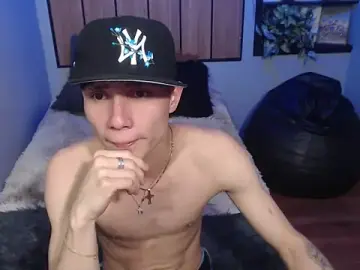 Stripchat Live Sex Cam of Yao_23
