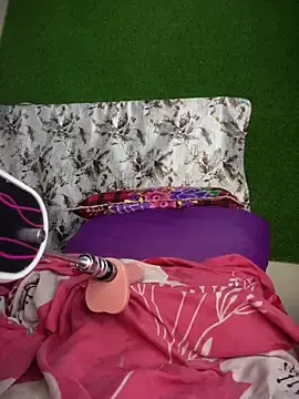 Stripchat Free Porn Cam of HOTTY-TINA