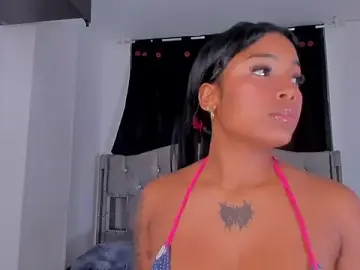 Stripchat Sex Cam of game_with_lesbians_