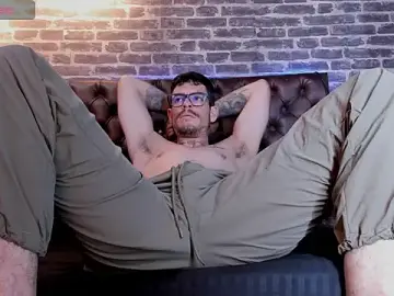 Stripchat Live Sex Cam of damian_bull