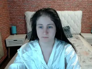 Stripchat Adult Video Chat of Holliy_Cooper