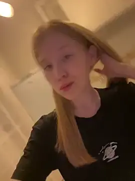 Stripchat Live Sex Cam of Eva_Weyne
