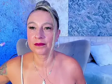 Stripchat Live Sex Cam of Liannaa_