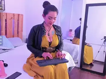 Stripchat Live Sex Cam of emily_amaya