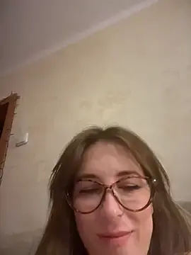 Stripchat Free Live Porn of MommmyYummy