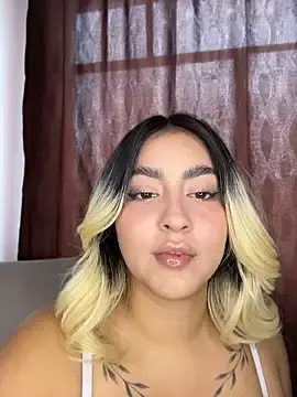 Stripchat Free Porn Cam of Elina_Hills