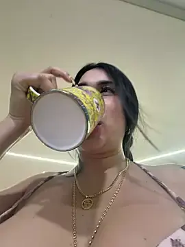 Stripchat Sex Cam of kiim_taaylor