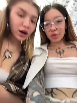 Stripchat Live Sex Cam of babydolll
